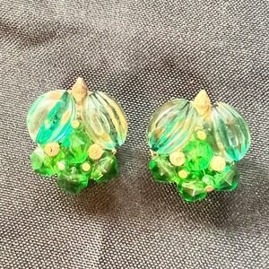 Vintage Green Lucite Cluster Clip-On Earrings Emerald & Aqua‎ Beads Gold Retro